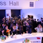 media scrum surrounding Manuel Valls, Prime Minister of France, WEF 2016
